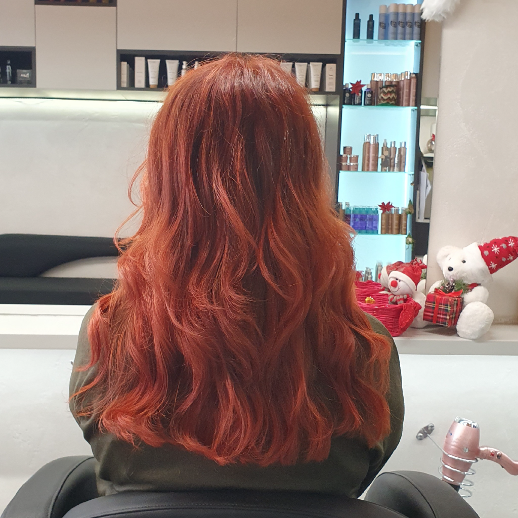 Color 2 peluquería Iniciales