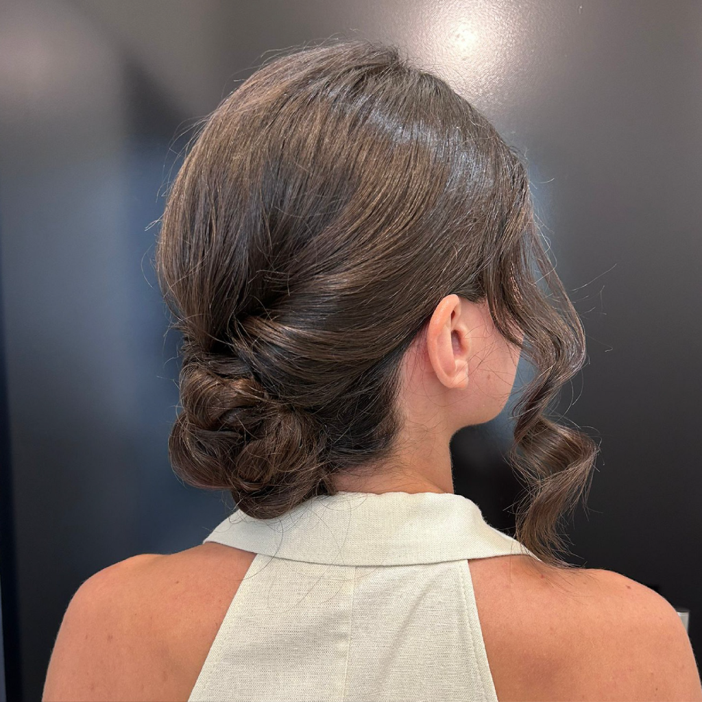 Peinado 2 peluquería Iniciales