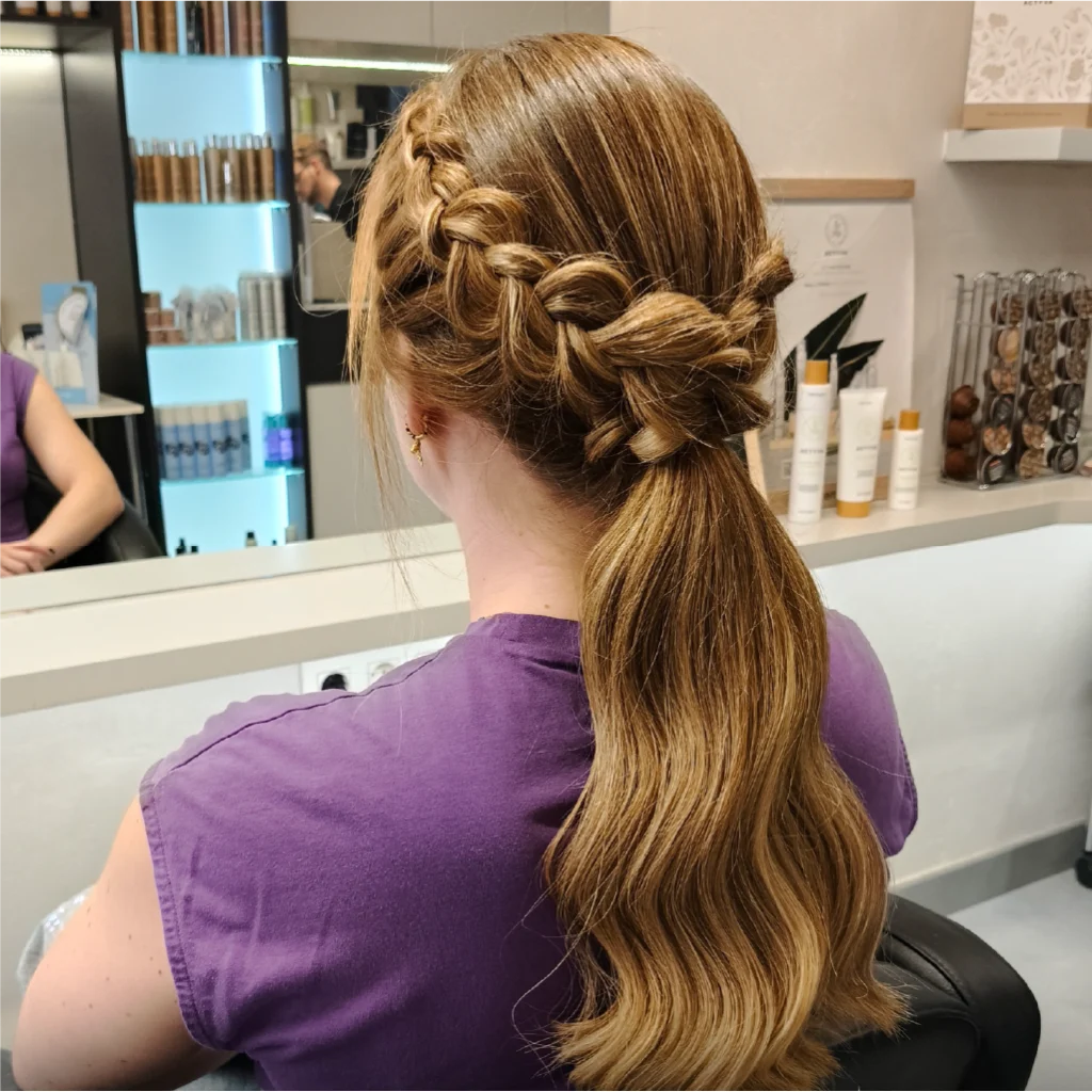 Peinado peluquería Iniciales